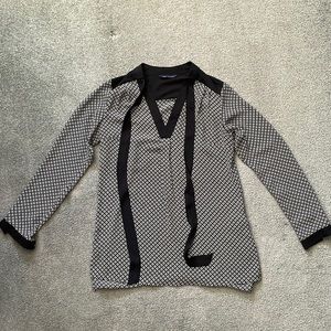 Black and white tunic top
